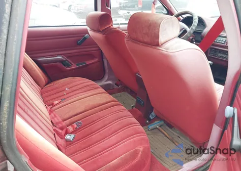 1989 Mercury Topaz Gs z USA, uszkodzony, nr VIN 1MEPM36X8KK660544